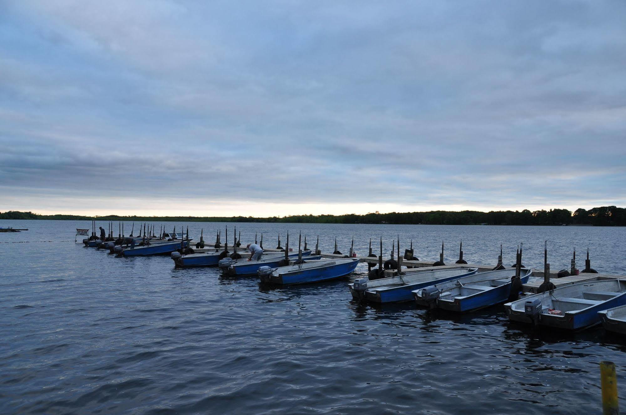 Lake Dalrymple Resort Lagoon City Kültér fotó
