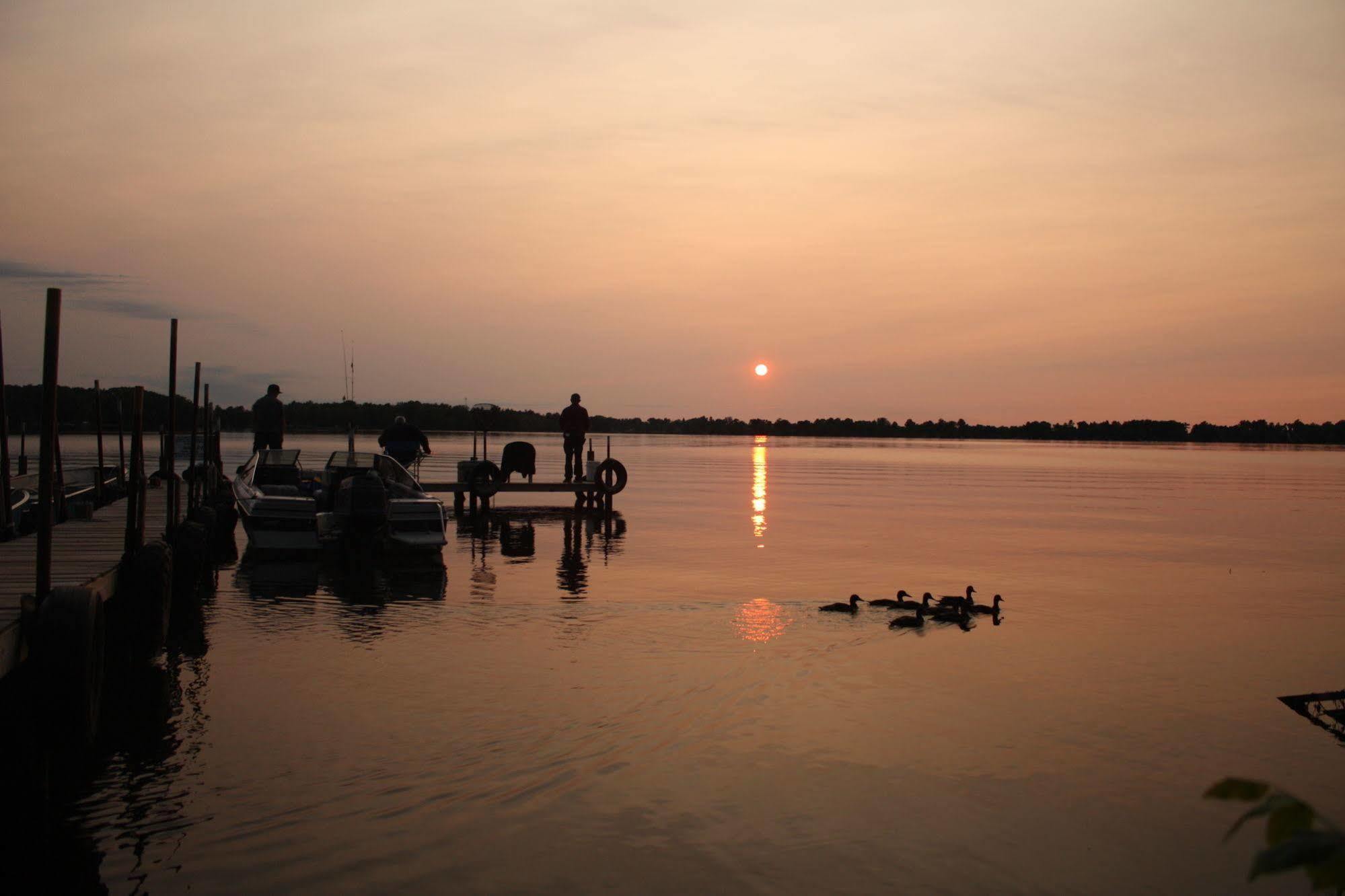 Lake Dalrymple Resort Lagoon City Kültér fotó